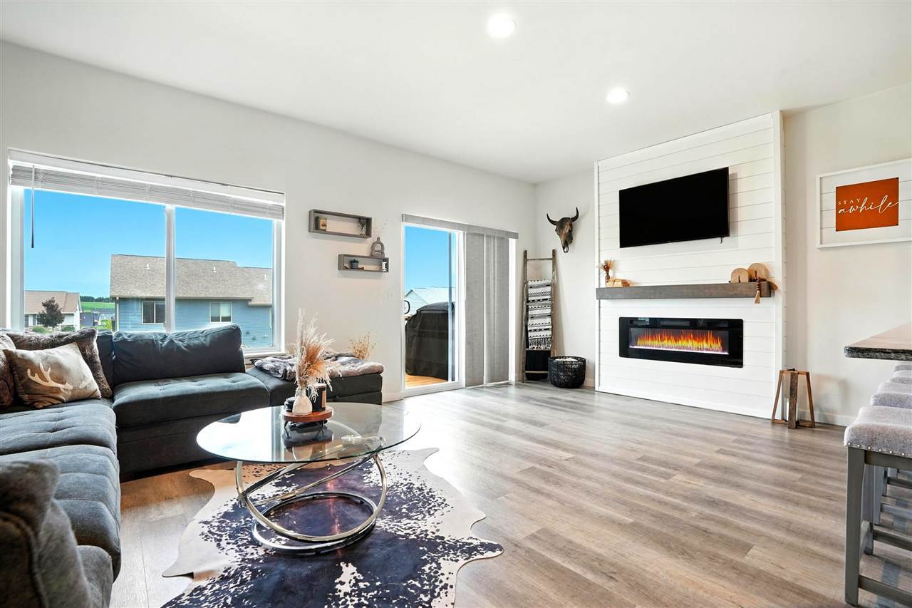 Property Photo: 1240 Exchange St IA 52317