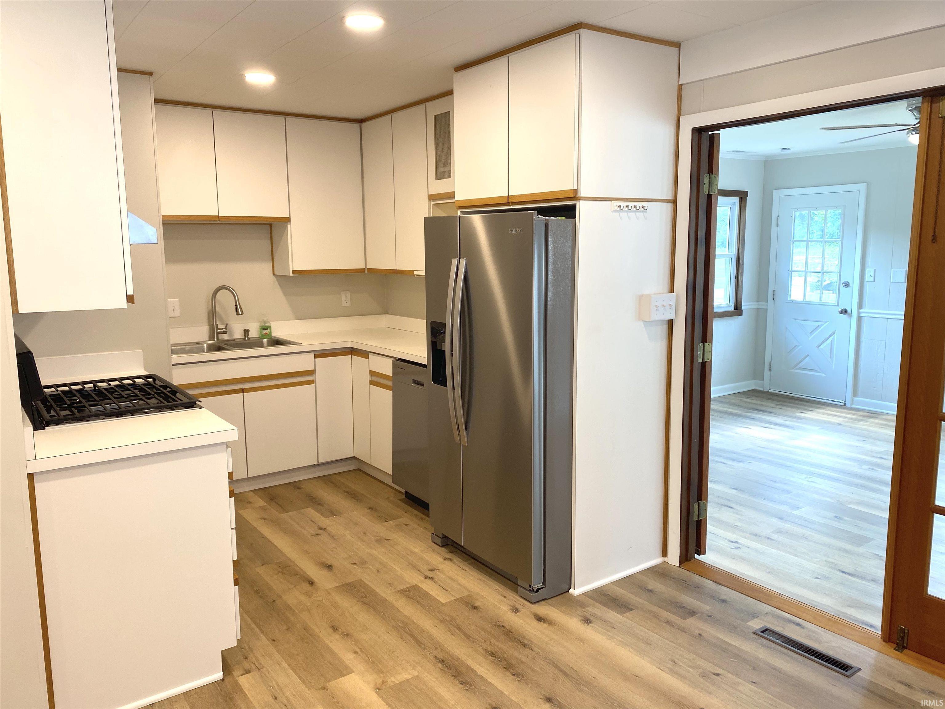 Property Photo: 105 W Berkeley Avenue IN 47710