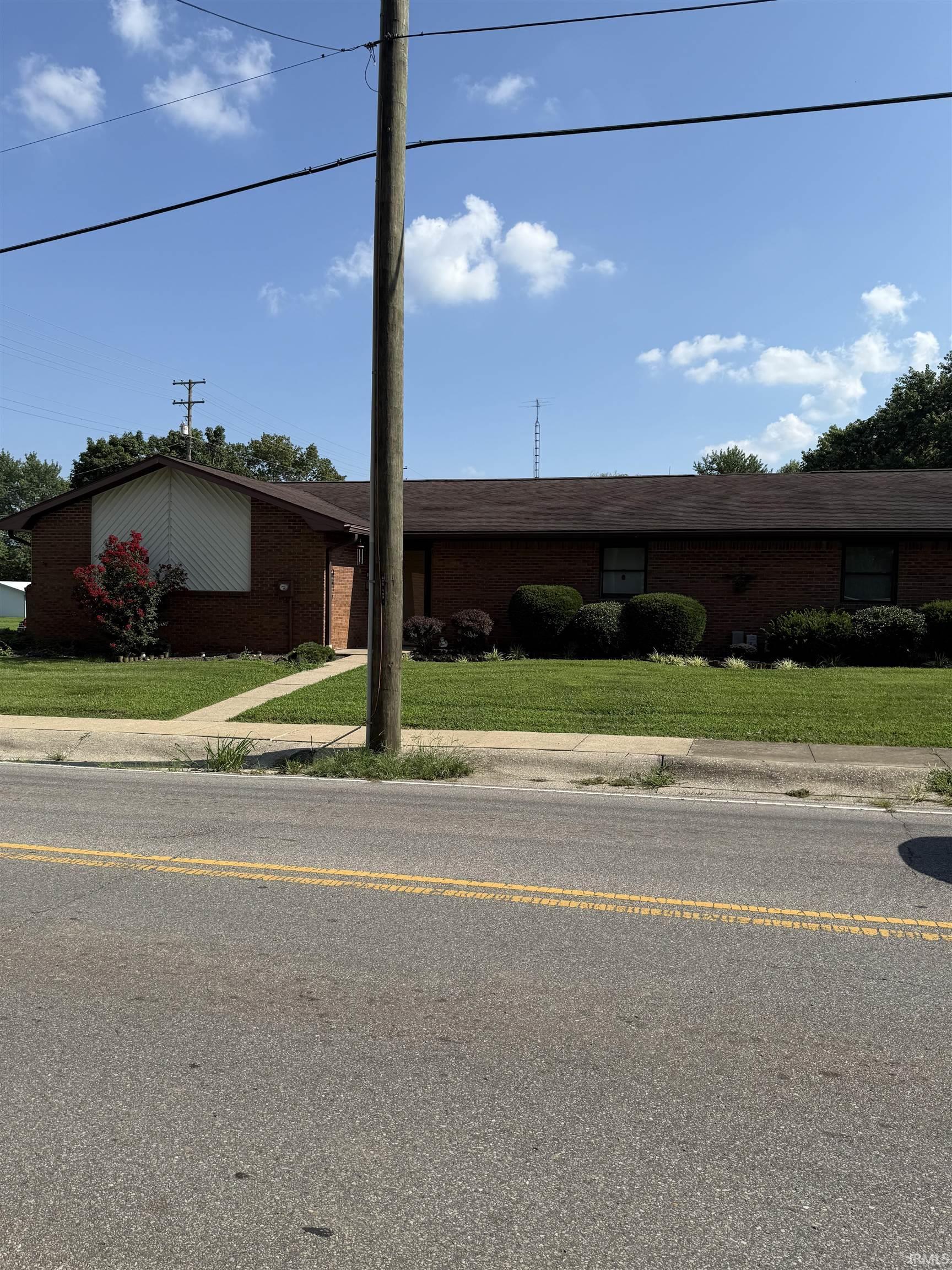Property Photo: 423 W Mulberry Street IN 47670