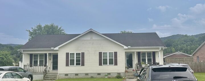 Property Photo:  919 Rochester Ave  KY 40965 