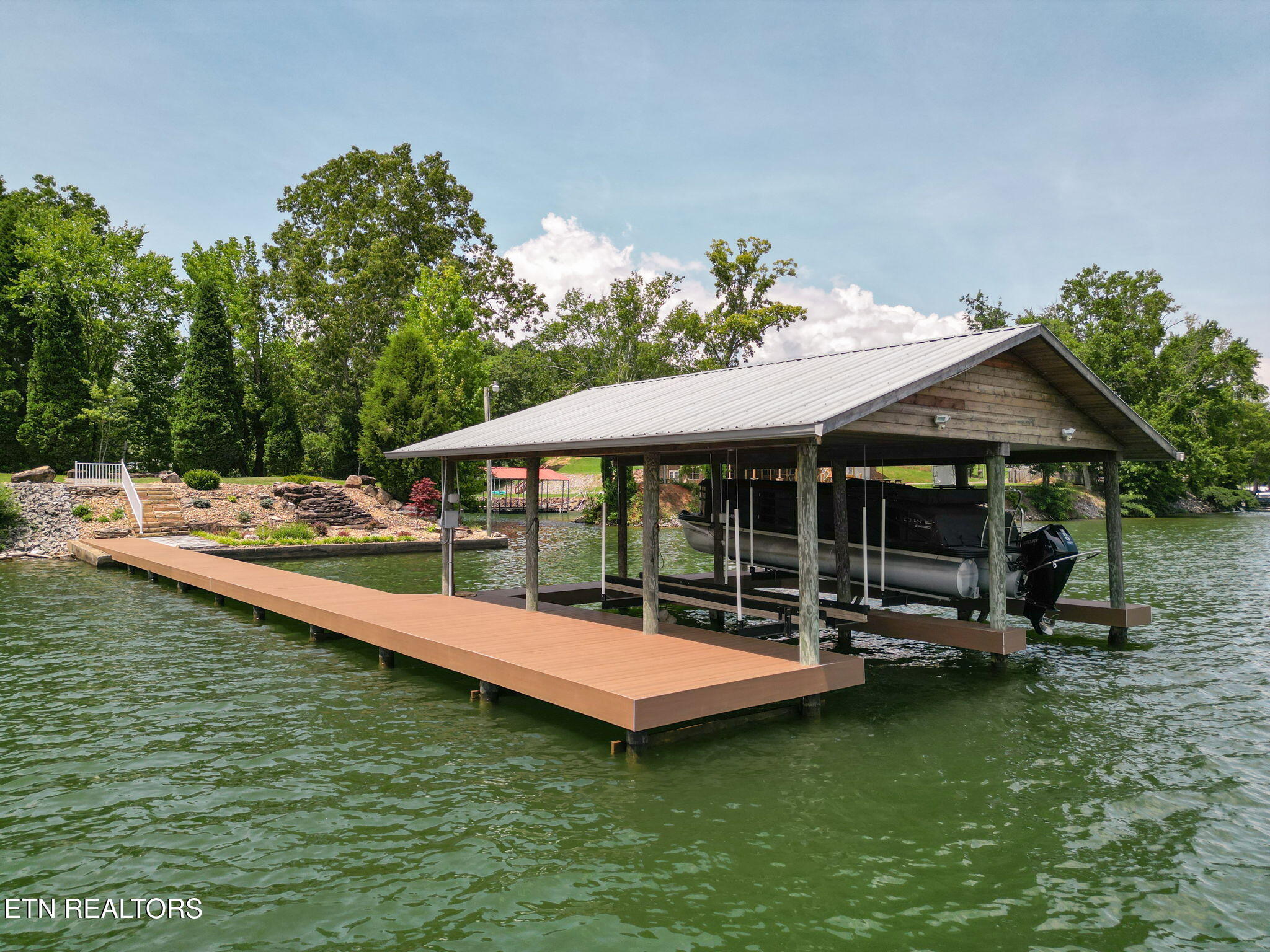 Property Photo: 231 Holiday Point Drive TN 37381