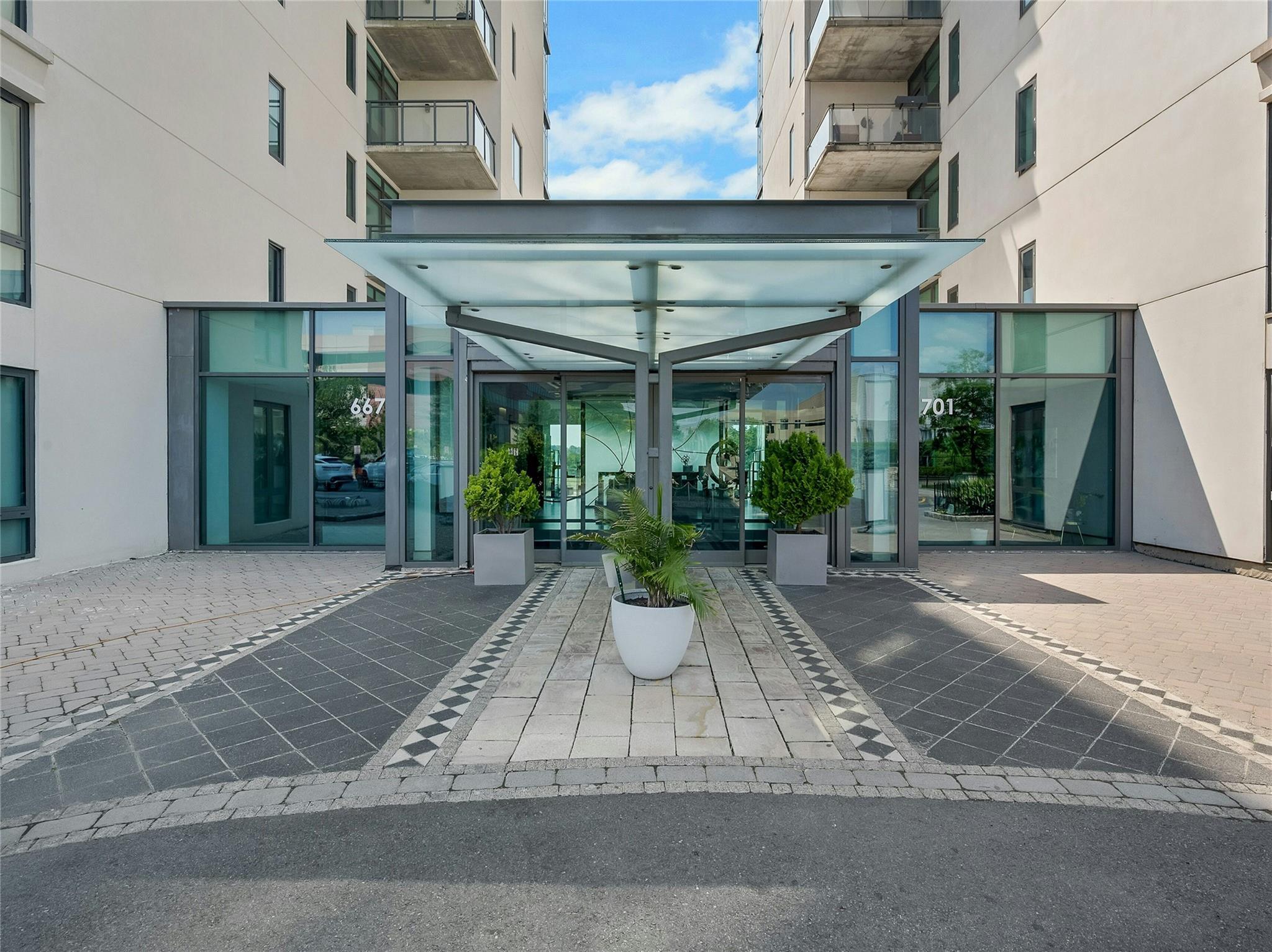 Property Photo:  701 Ridge Hill Boulevard 2E  NY 10710 