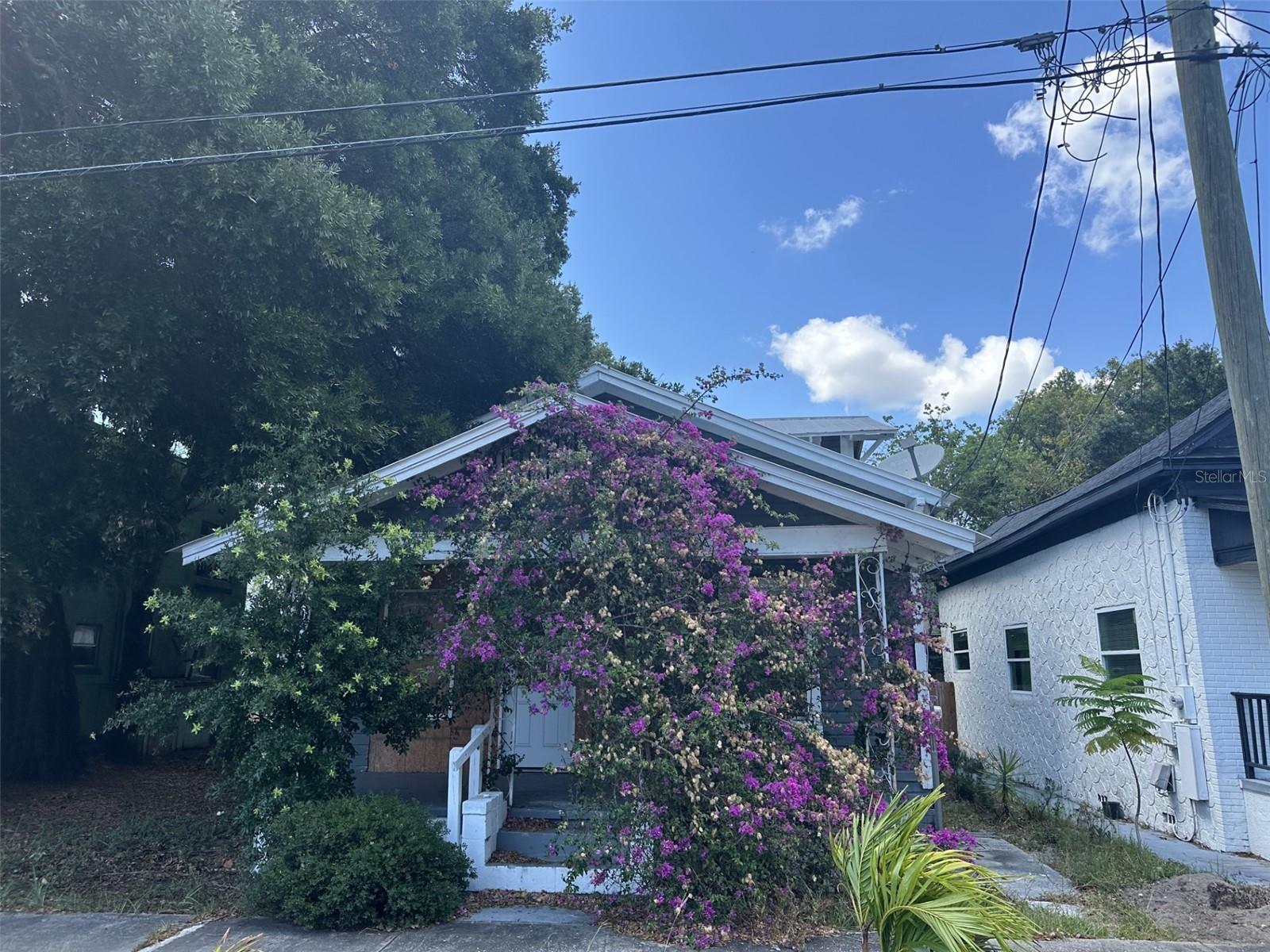 Property Photo:  1022 E 15th Avenue 1/2  FL 33605 
