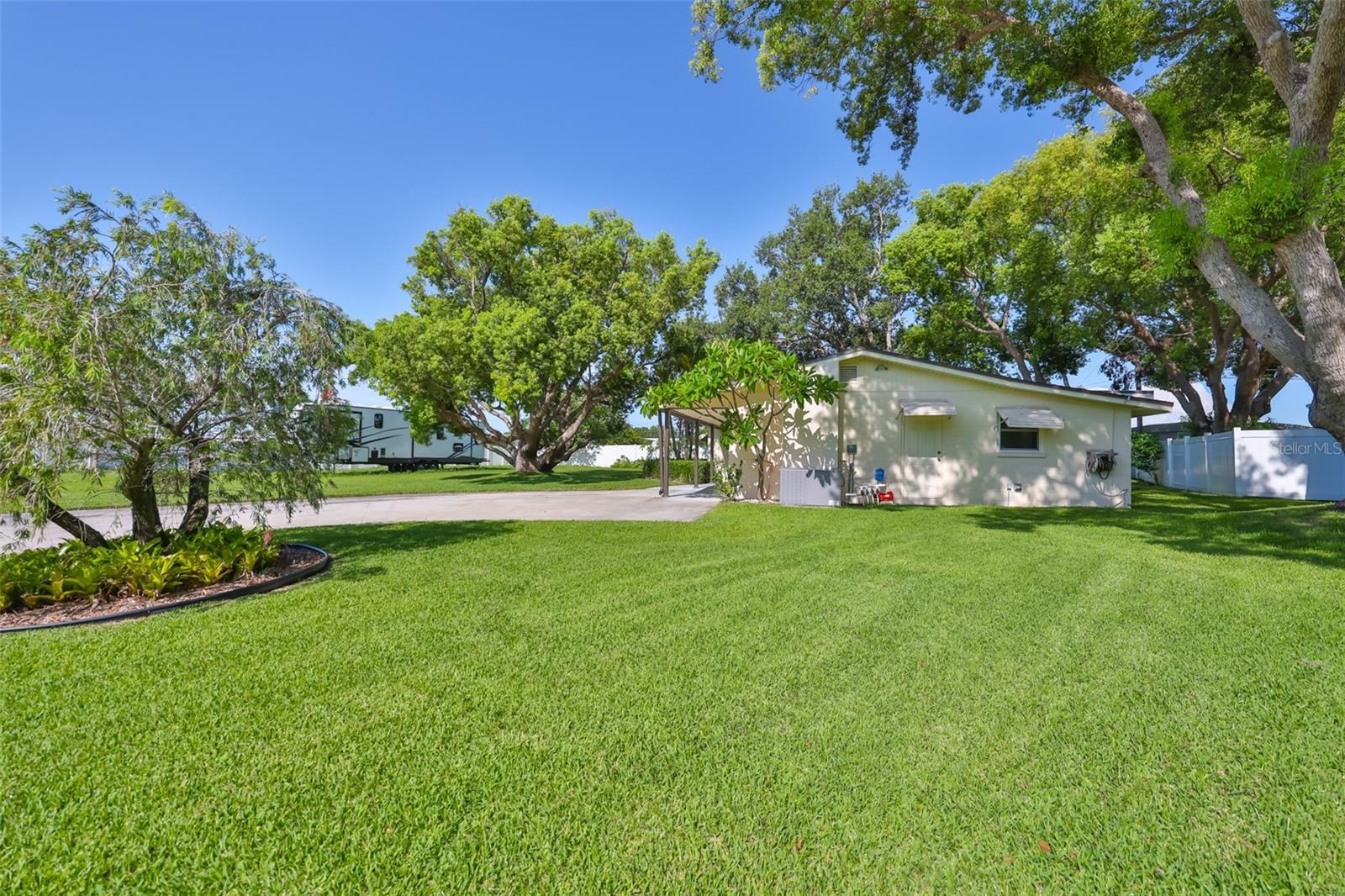 Property Photo: 1511 4th Street SW FL 33770