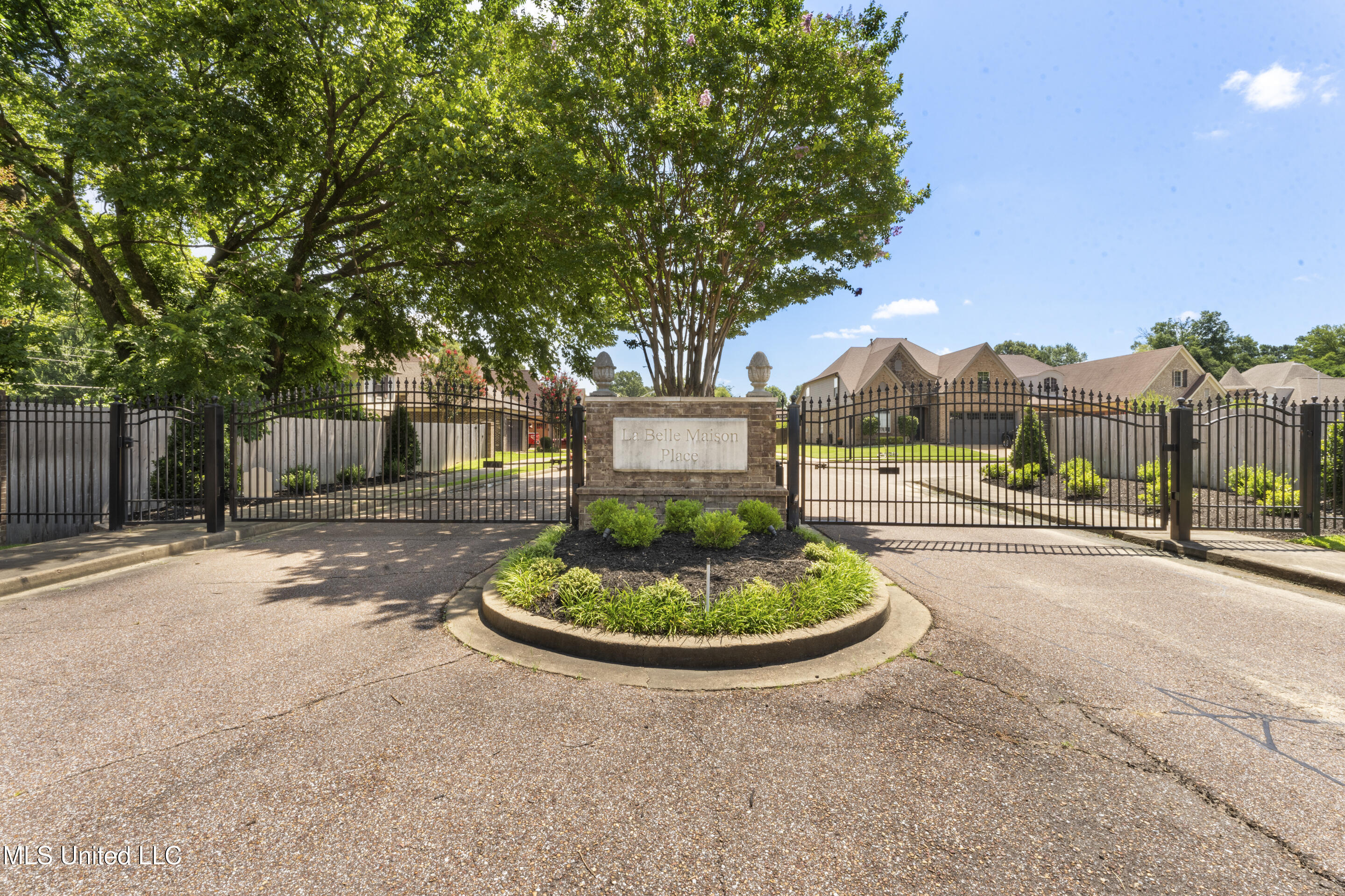 Property Photo: 9084 Belle Maison Boulevard MS 38654