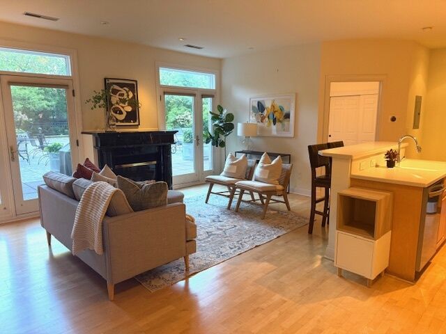 Property Photo: 1515 N Van Buren St 208 WI 53202