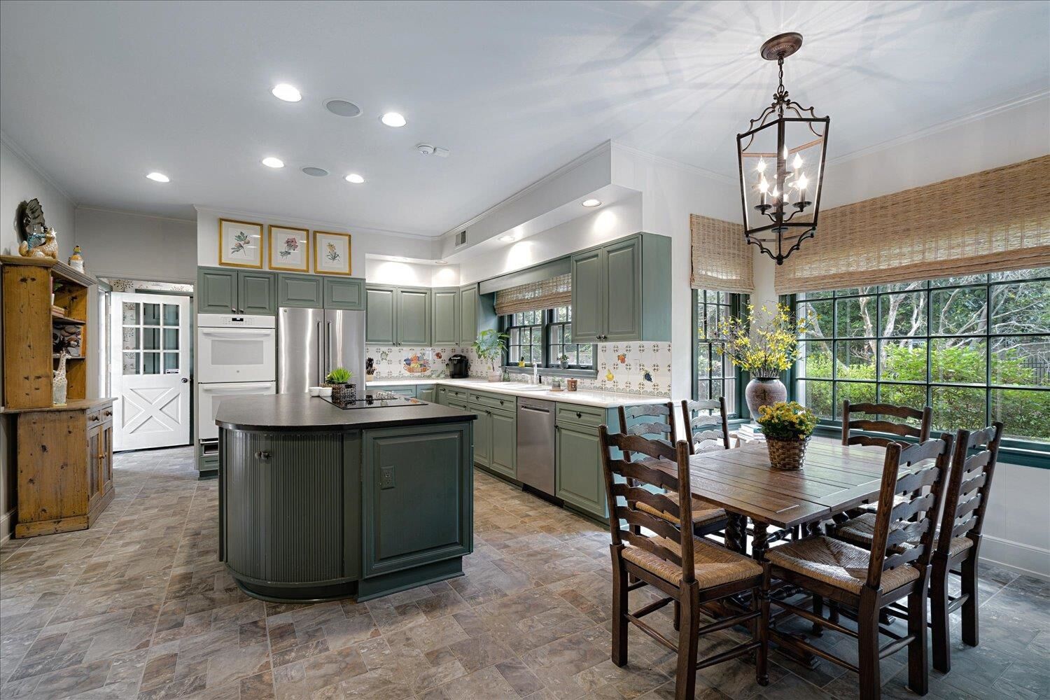 Property Photo: 173 Wunderlich Cv TN 38111