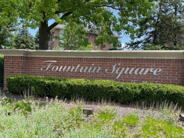 Property Photo: 865 E 22nd Street 124 IL 60148
