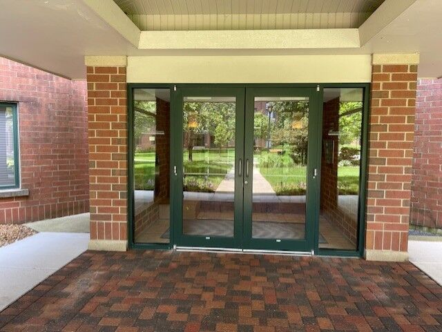 Property Photo: 865 E 22nd Street 124 IL 60148