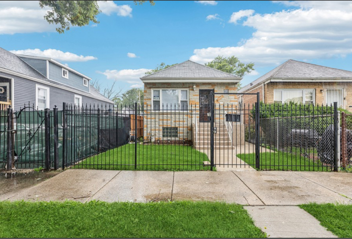 Property Photo: 7142 S Wolcott Avenue IL 60636