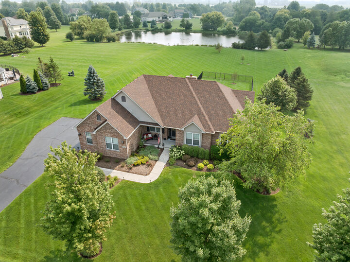 Property Photo: 6N185 Autumn Lane IL 60175