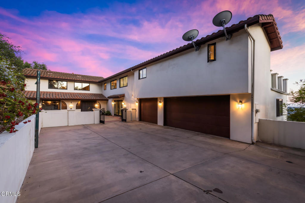 Property Photo: 3643 Hampstead Road CA 91206