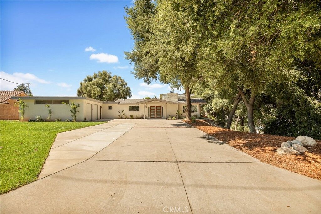 Property Photo: 30777 E Sunset Drive S CA 92373