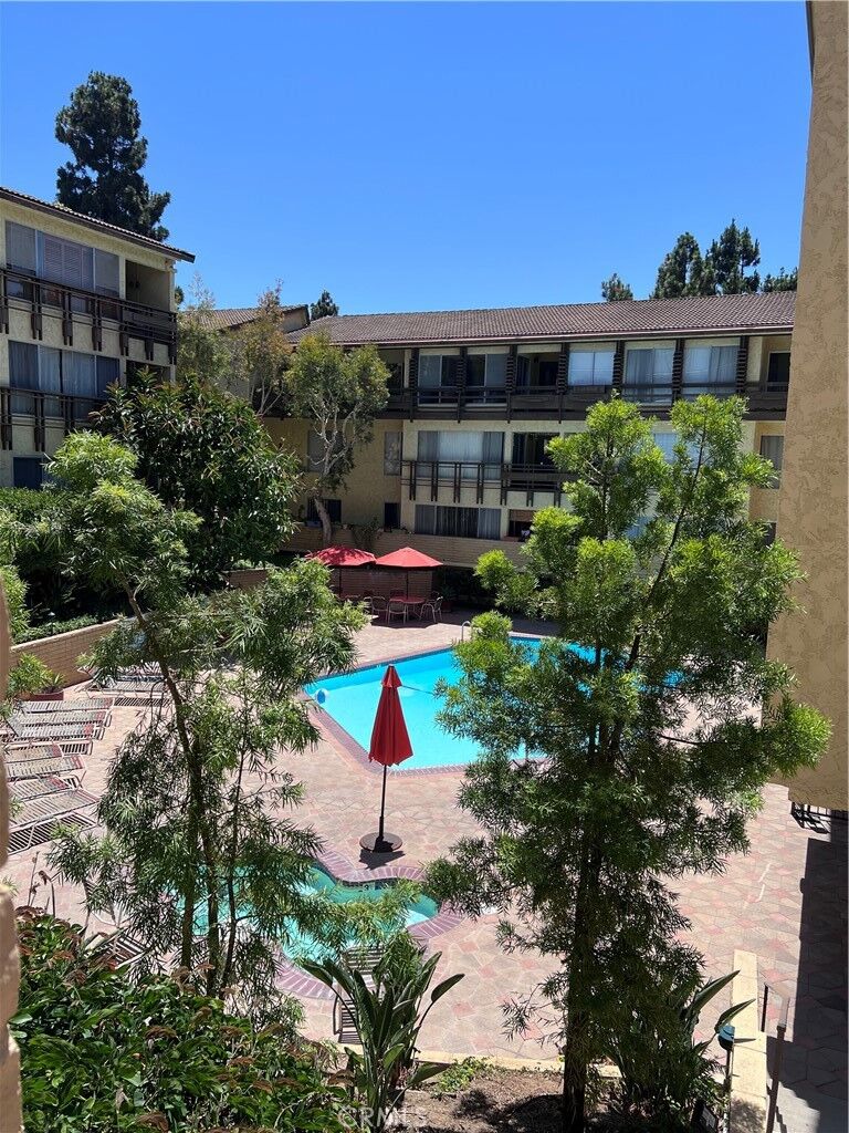 Property Photo: 5600 Kensington Way 209 CA 90230