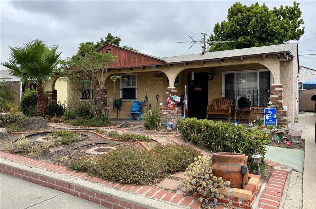 Property Photo: 12716 Fairford Avenue CA 90650