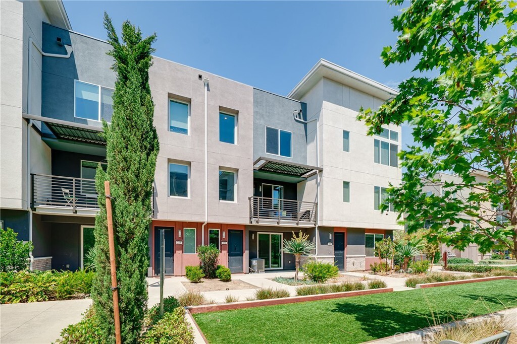 Property Photo:  221 Steely  CA 92614 