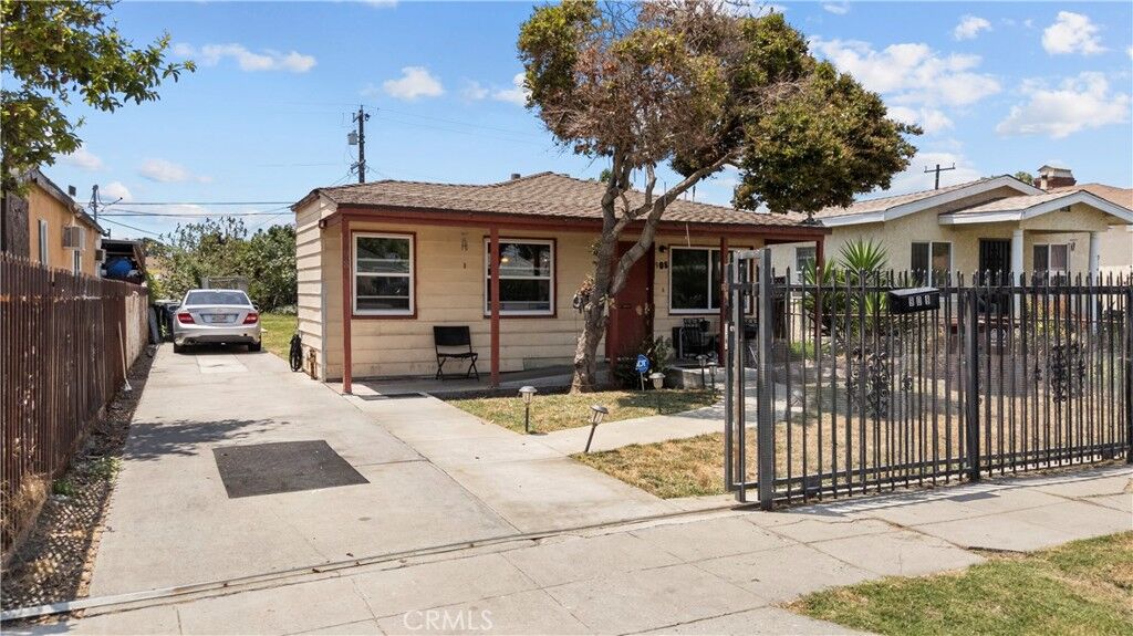 Property Photo: 908 W 132nd Street CA 90222