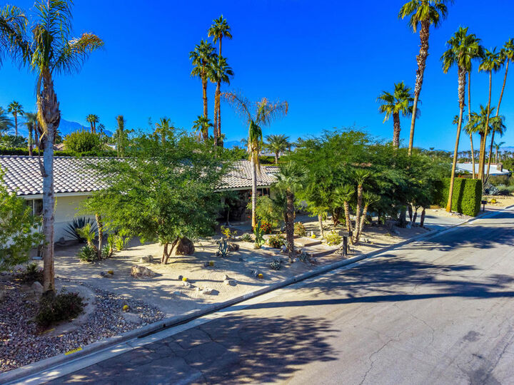 Property Photo:  45675 Via Corona  CA 92210 