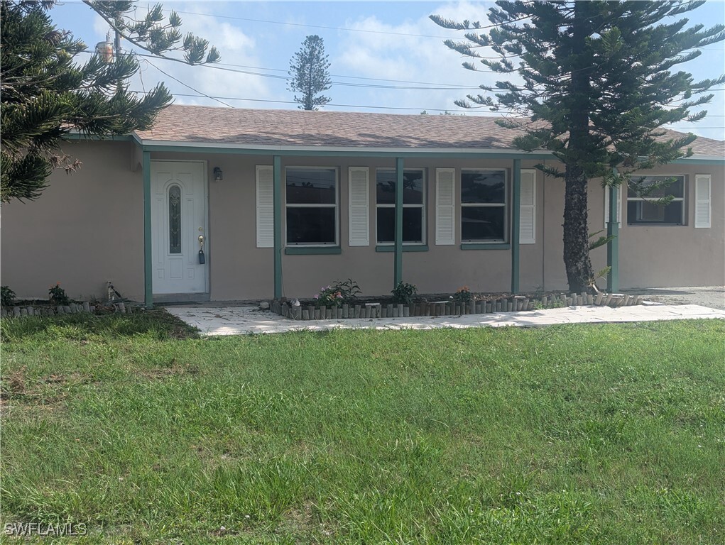 Property Photo: 18165 Iris Road FL 33967