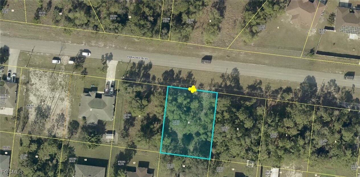 Property Photo: 416 Parkdale Boulevard FL 33974