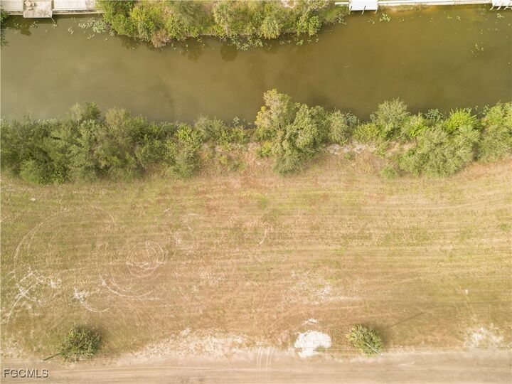 Property Photo:  1706 NE 10th Place  FL 33909 