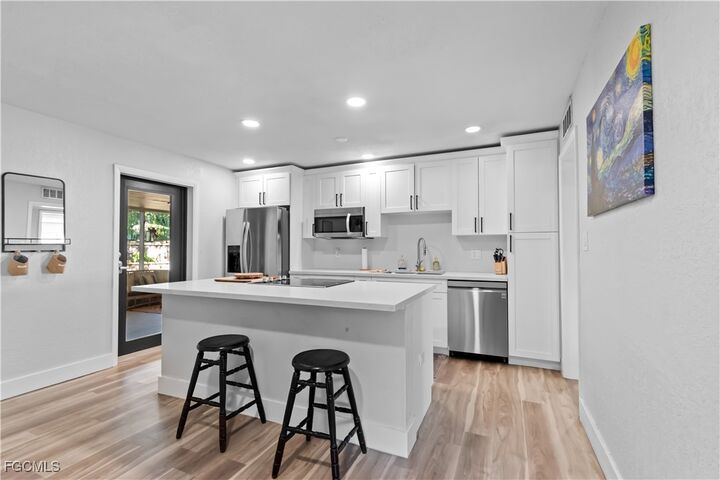 Property Photo:  1373 Morningside Drive  FL 33901 