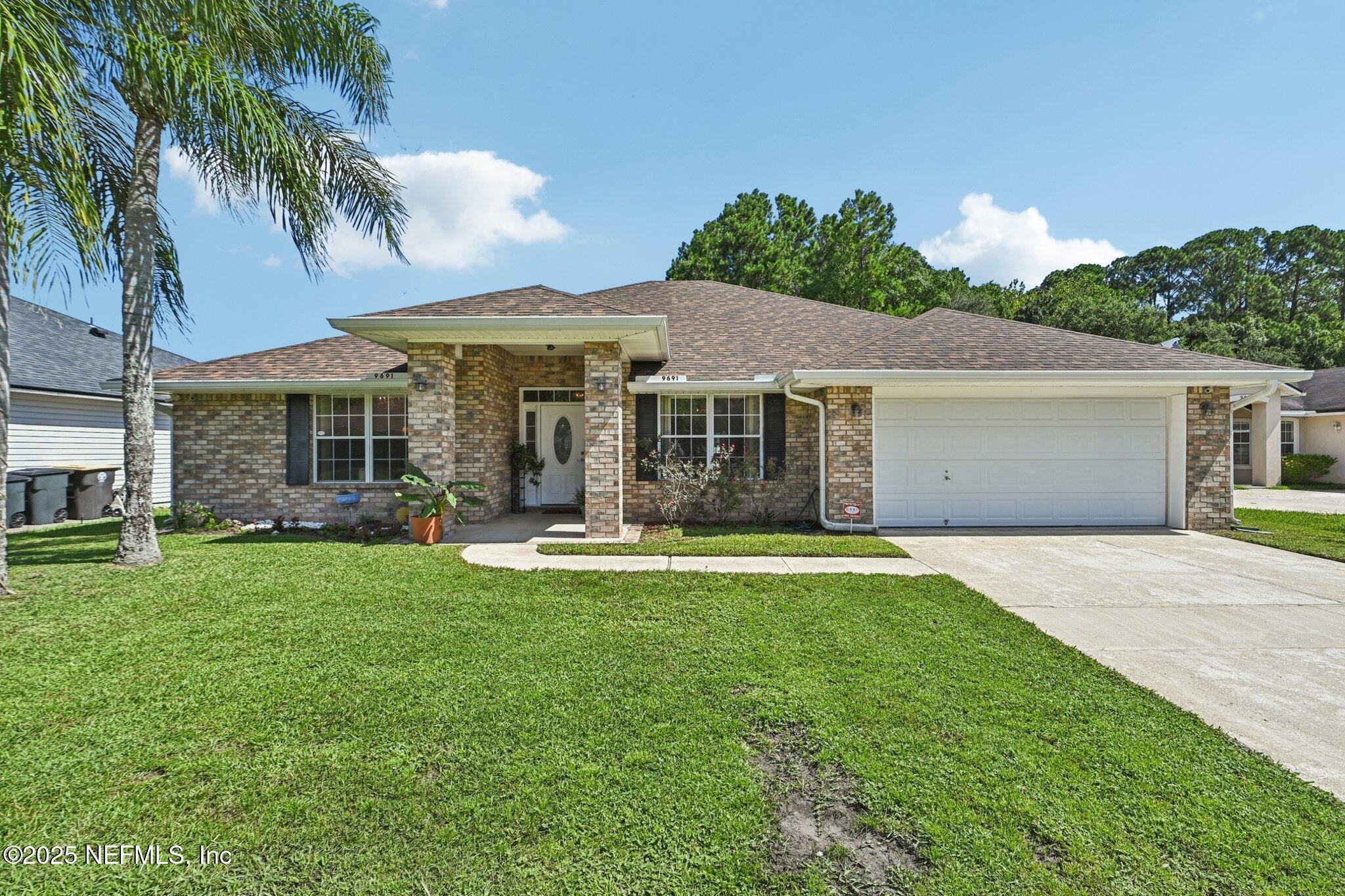 Property Photo: 9691 Cedar Ridge Drive E FL 32221