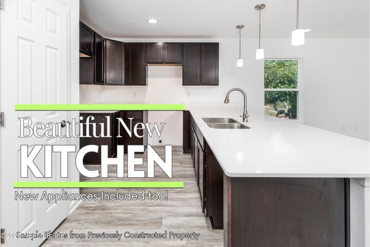 Property Photo: 7857 Pipit Avenue FL 32219