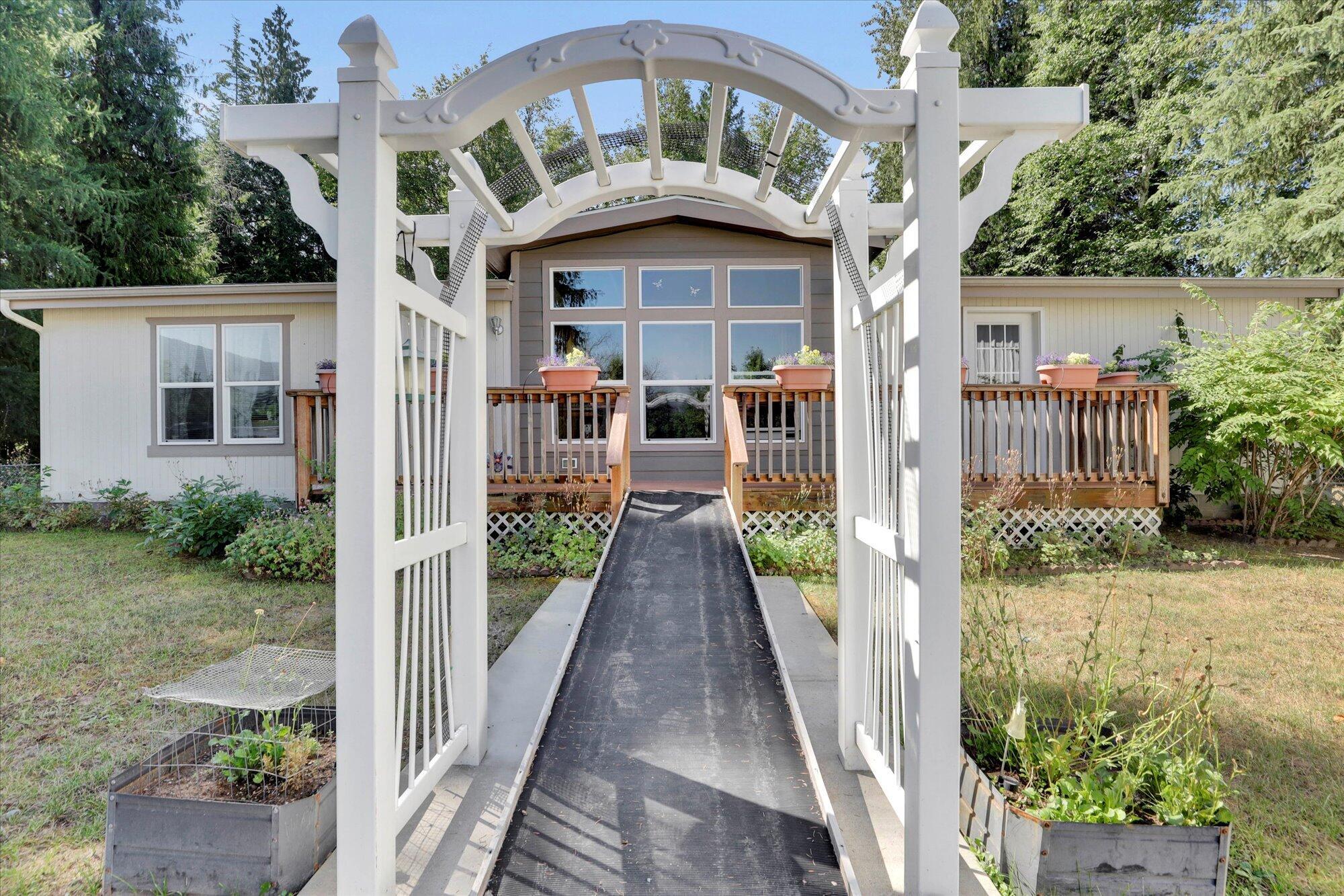 Property Photo: 2351 Wa-31 WA 99139