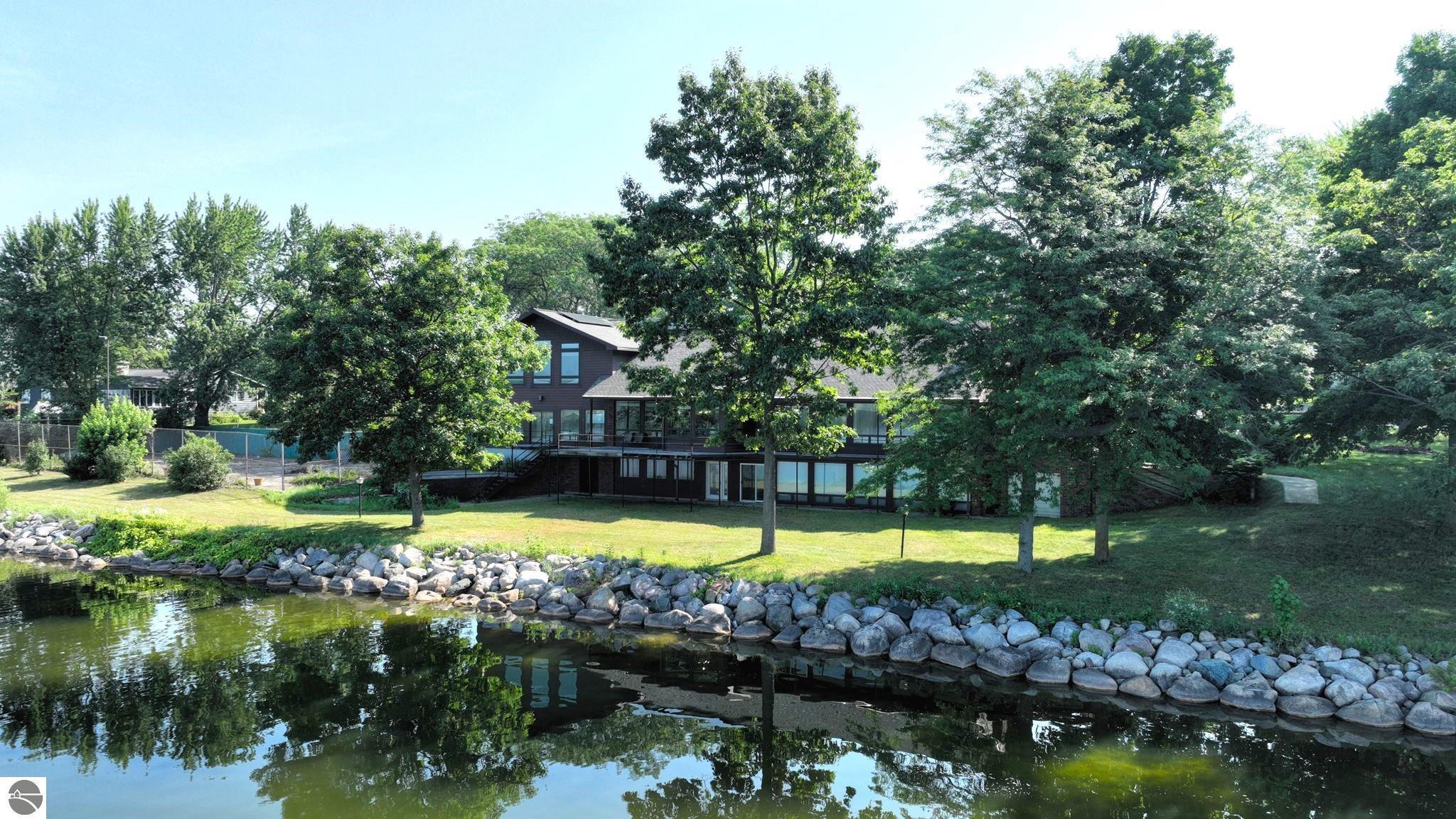 Property Photo:  1084 Clubhouse Drive  MI 48893 