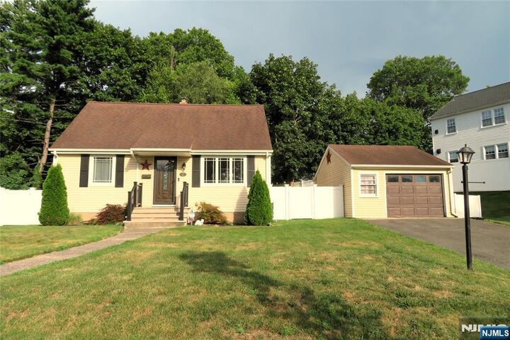 57 Walsh Drive  Dumont NJ 07628 photo
