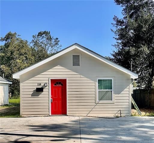 Property Photo: 118 Treuil Lane LA 70037