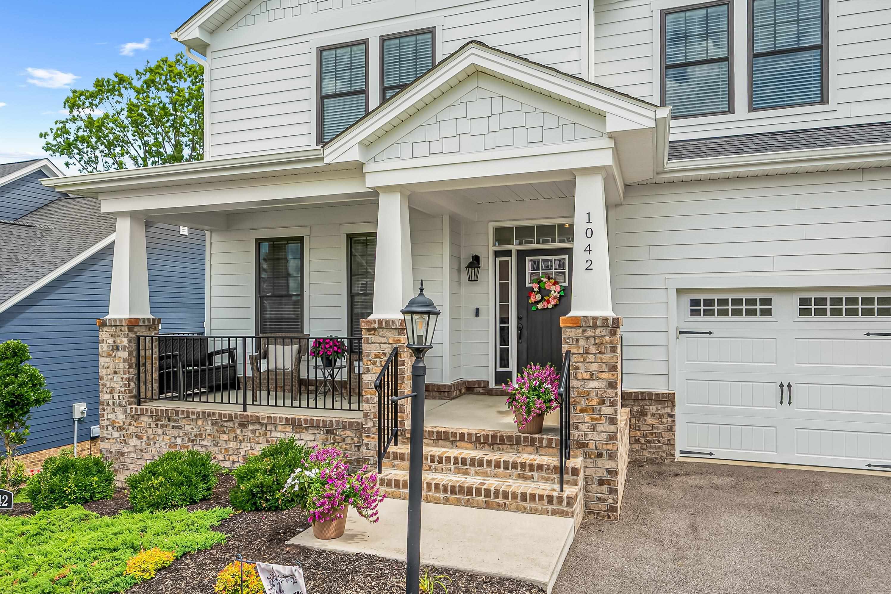 Property Photo: 1042 Round Meadow Drive VA 24073