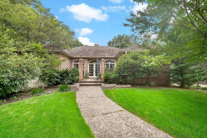 7444 Shannon Drive  Edina MN 55439 photo