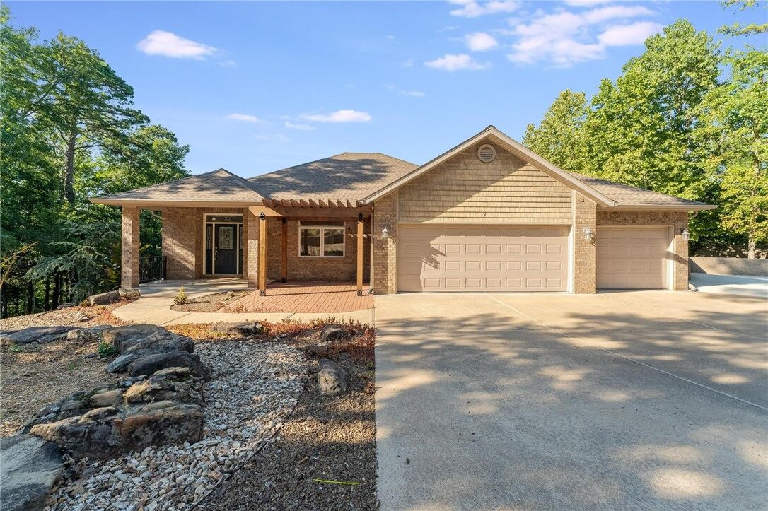 Property Photo: 9 Ealing Circle AR 72714