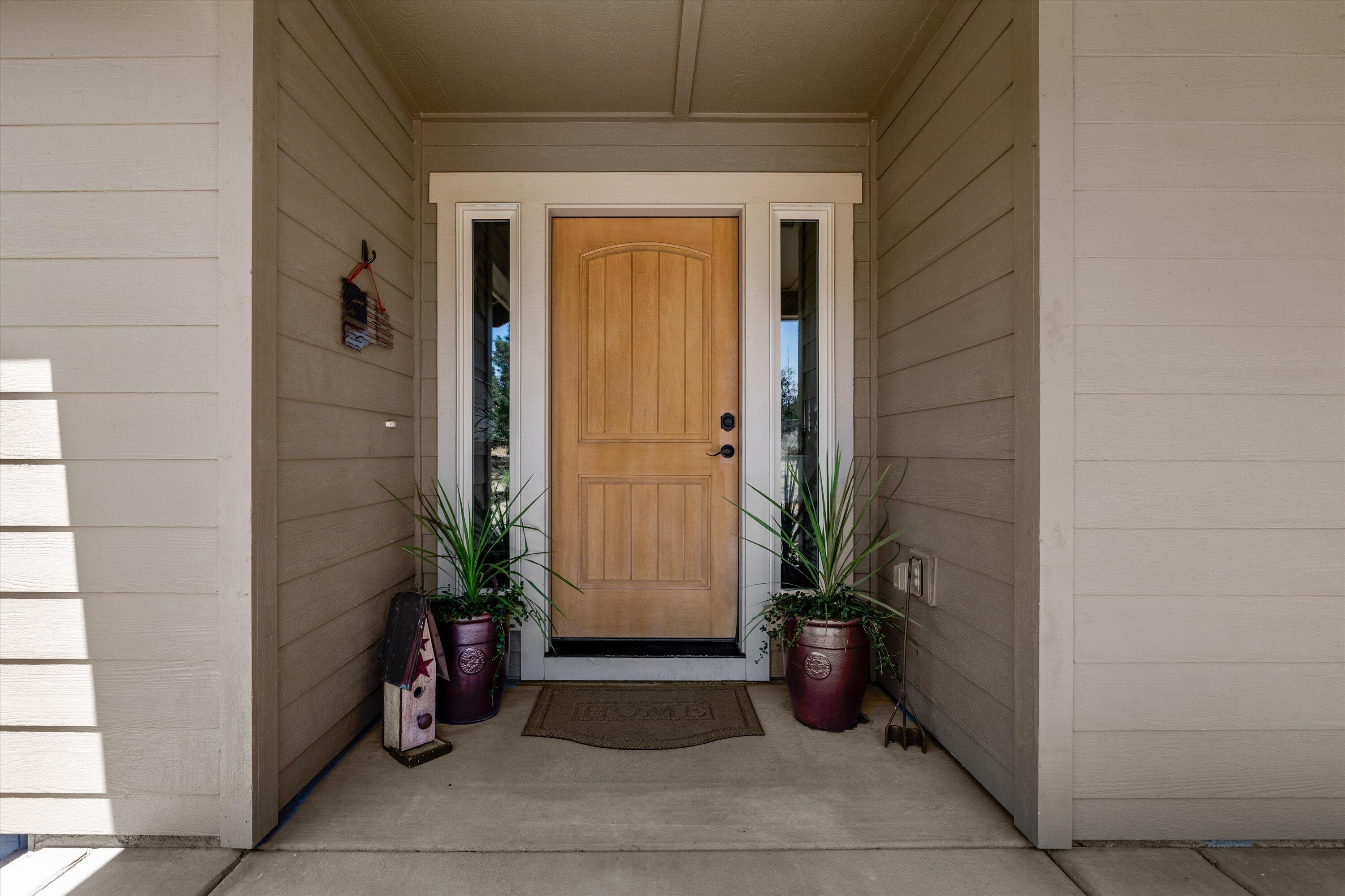 Property Photo: 1414 NW Pinecrest Lane OR 97754