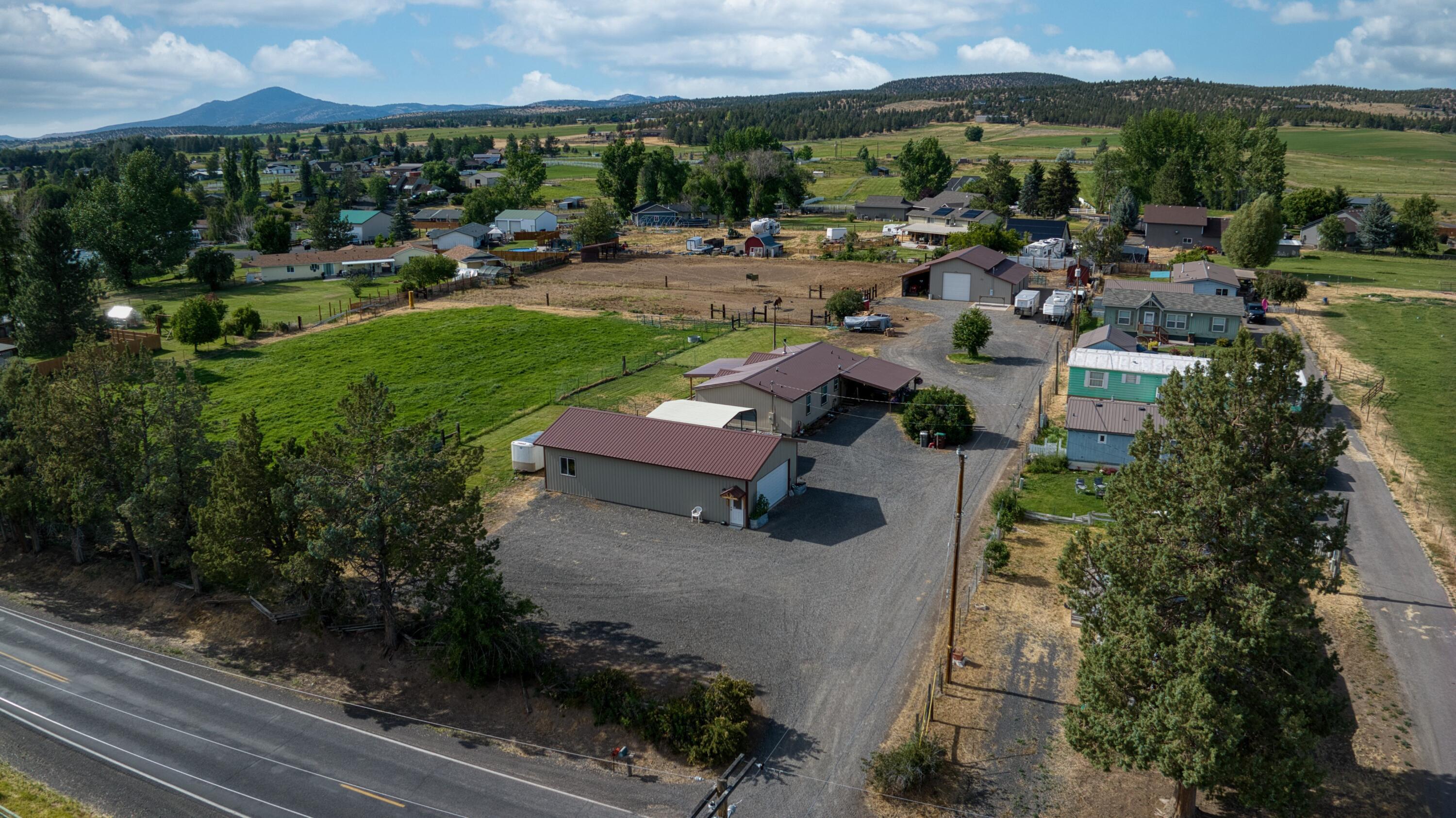 Property Photo: 5403 NE Wainwright Road OR 97754