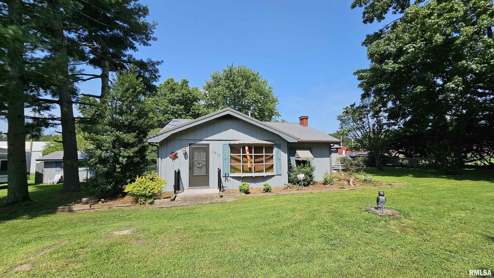 Property Photo:  1210 Peterson Avenue  IL 62951 