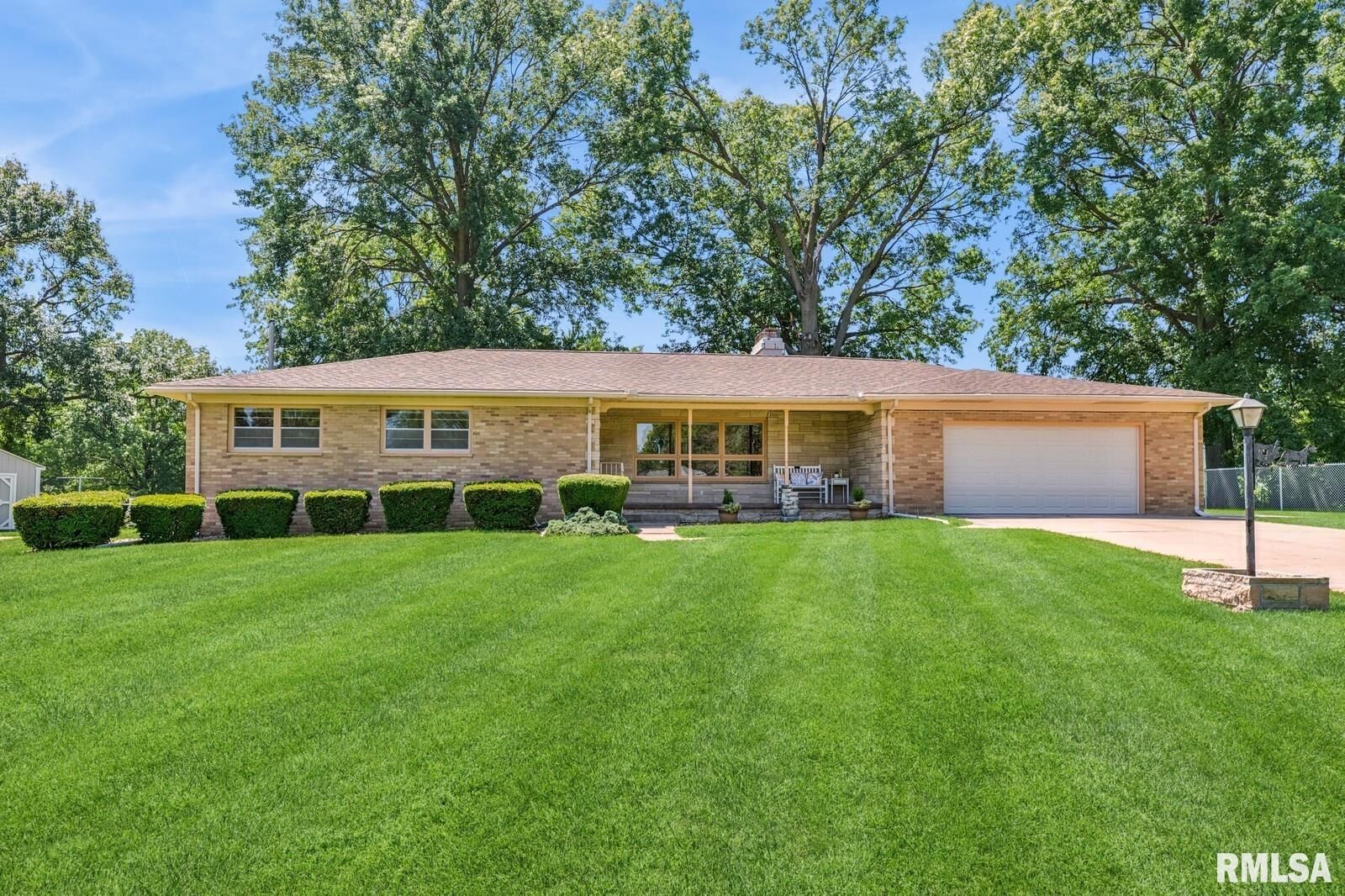 Property Photo:  1717 Circle Drive East  IA 52732