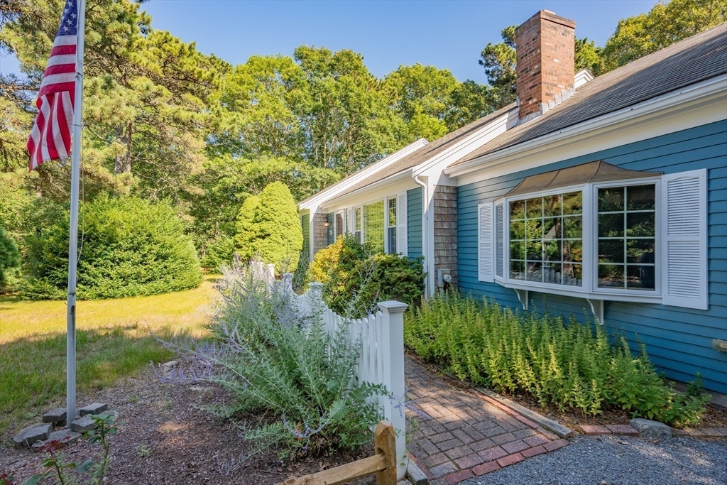 Property Photo:  40 Horseshoe Way  MA 02631 