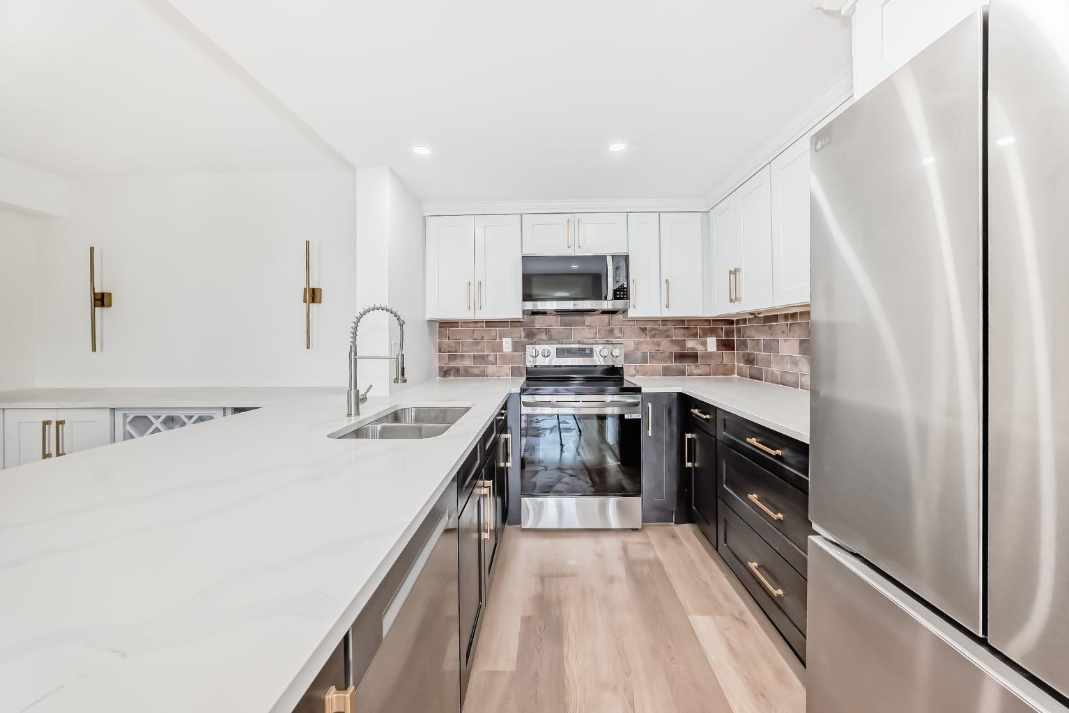 Property Photo: 225 25 Avenue SW 606 AB T2S 2V2