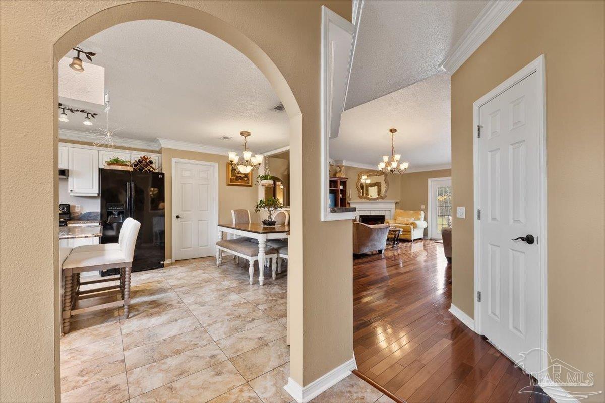 Property Photo: 7223 Antoinette Cir FL 32566