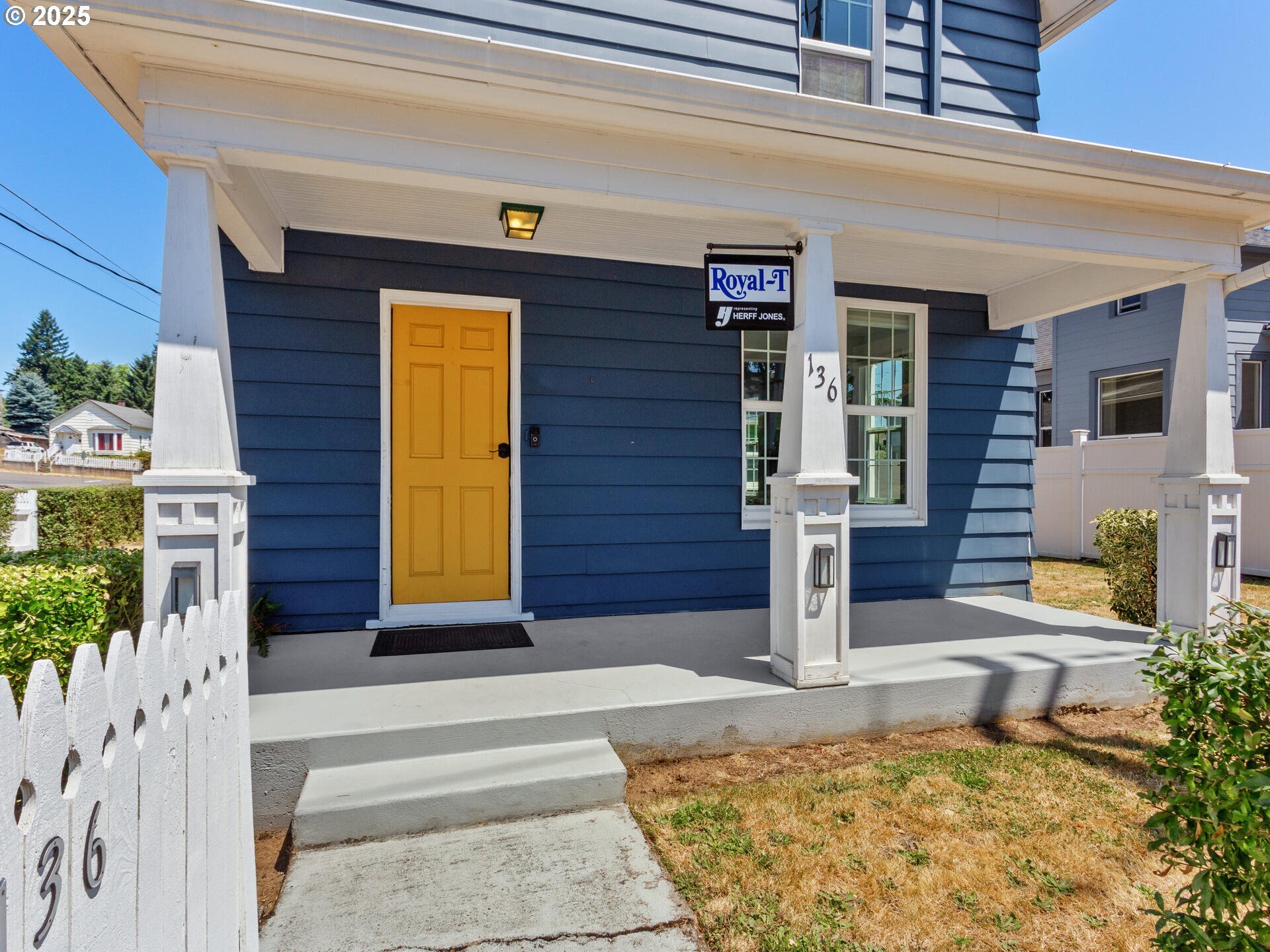 Property Photo: 136 NE Garfield St WA 98607
