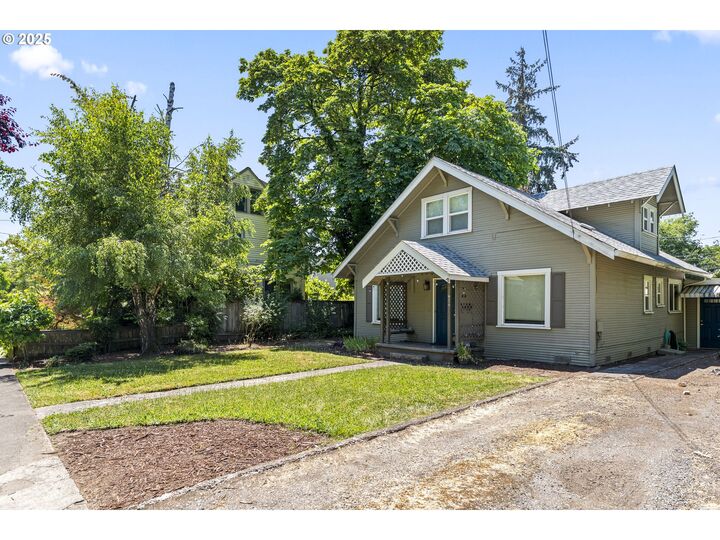 Property Photo: 2158 Alder St OR 97405