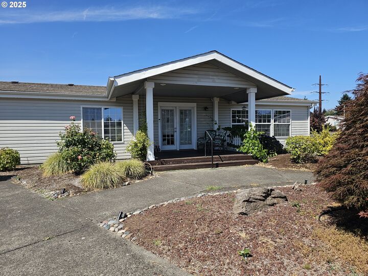 Property Photo: 16500 SE 1st St 144 WA 98684