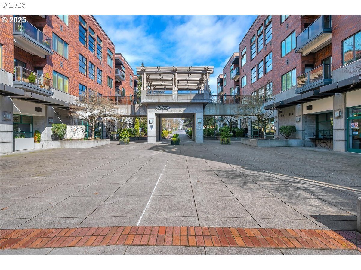 Property Photo: 400 W 8th St 309 WA 98660
