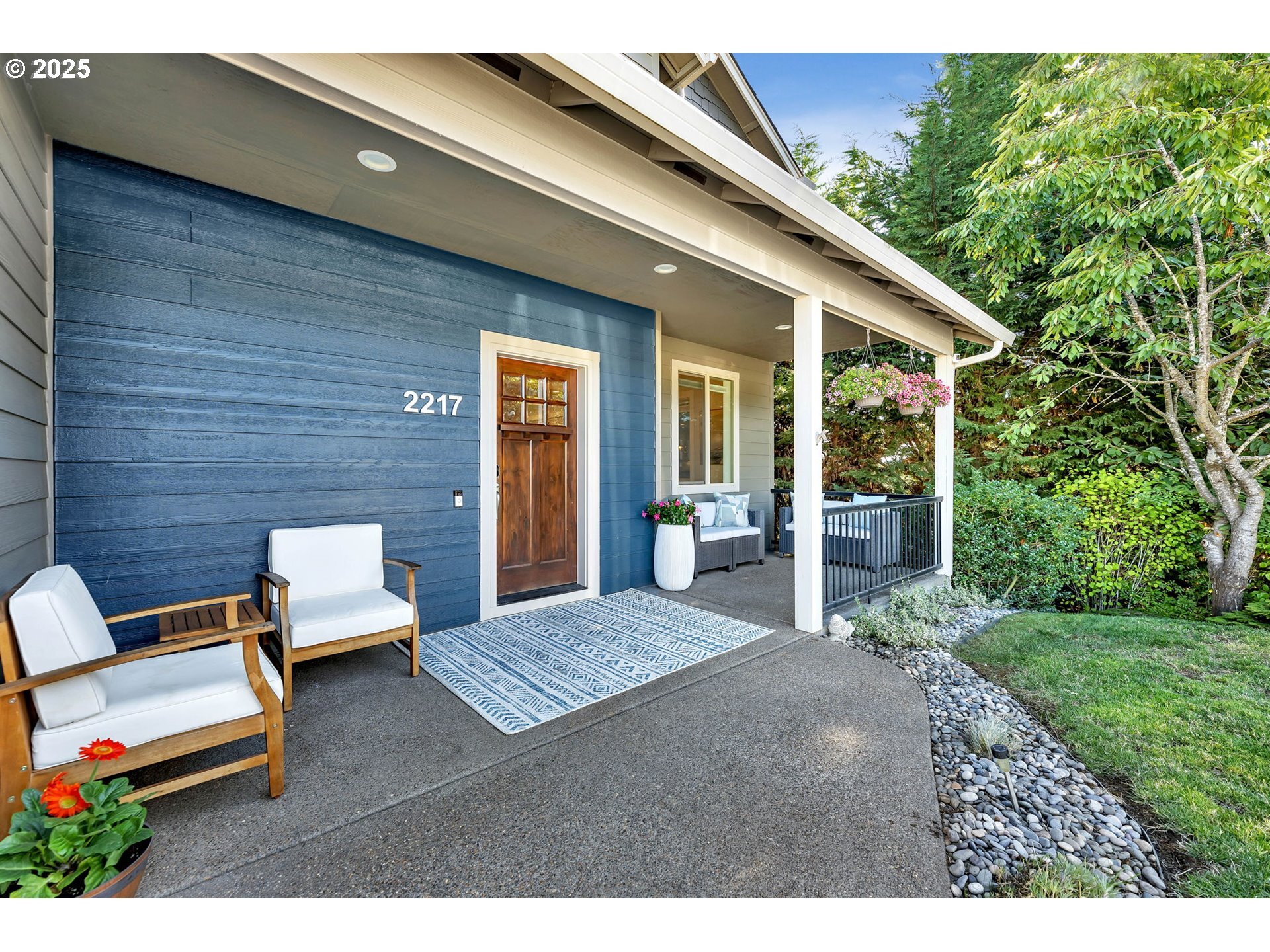 Property Photo:  2217 NW 110th Cir  WA 98685 