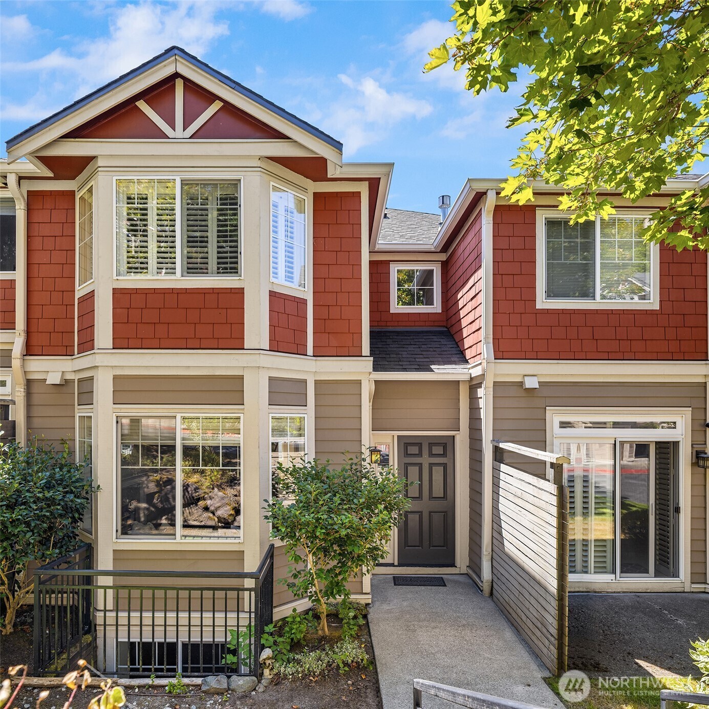 Property Photo:  2840  139th Avenue SE 16  WA 98005 