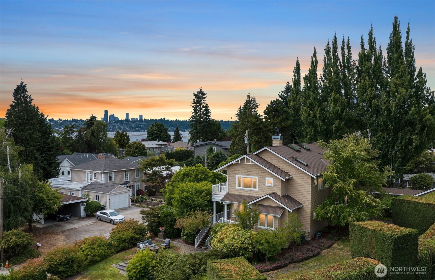Property Photo: 3021 W Mercer Way WA 98040