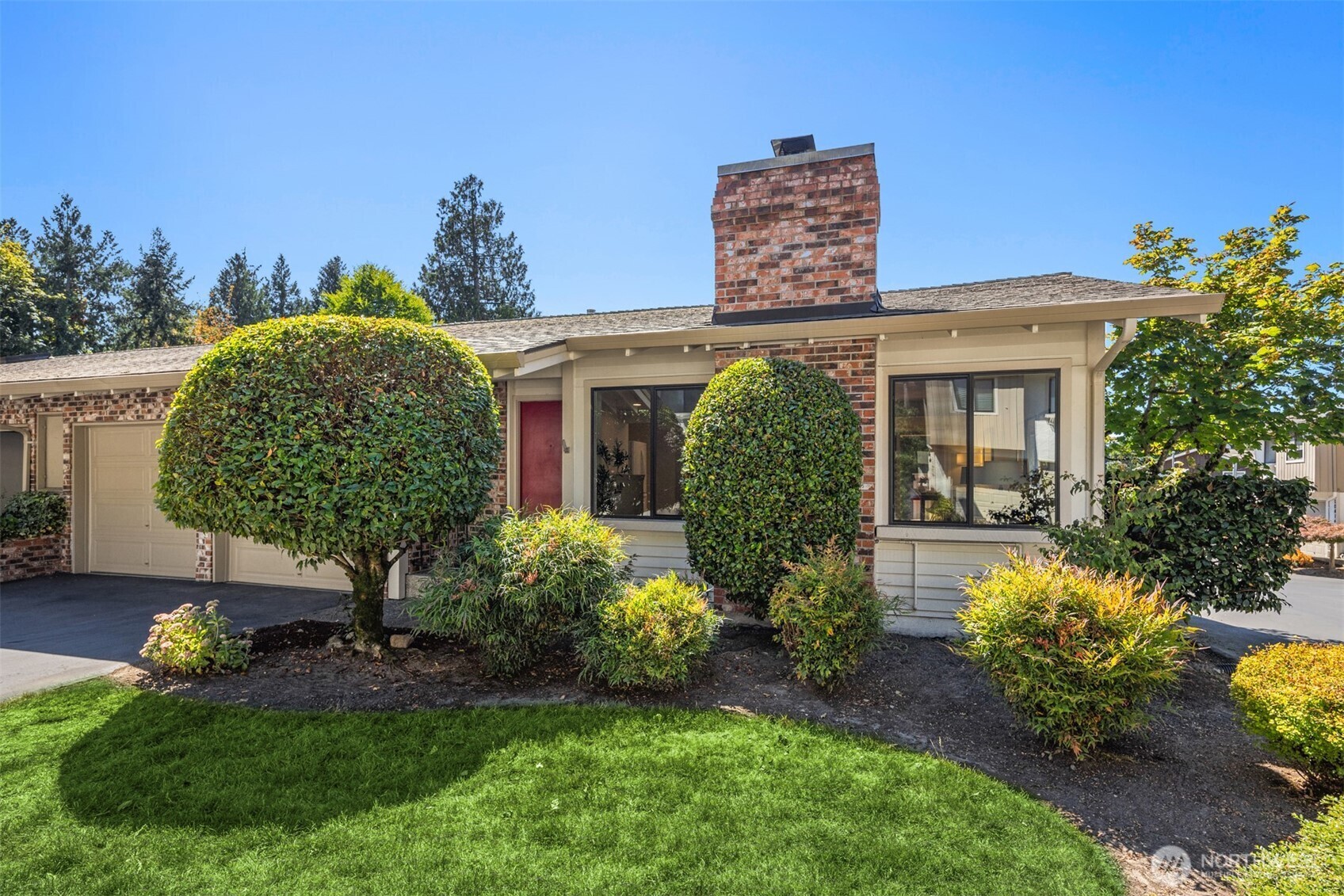Property Photo:  11419  105 Place NE H28  WA 98033 